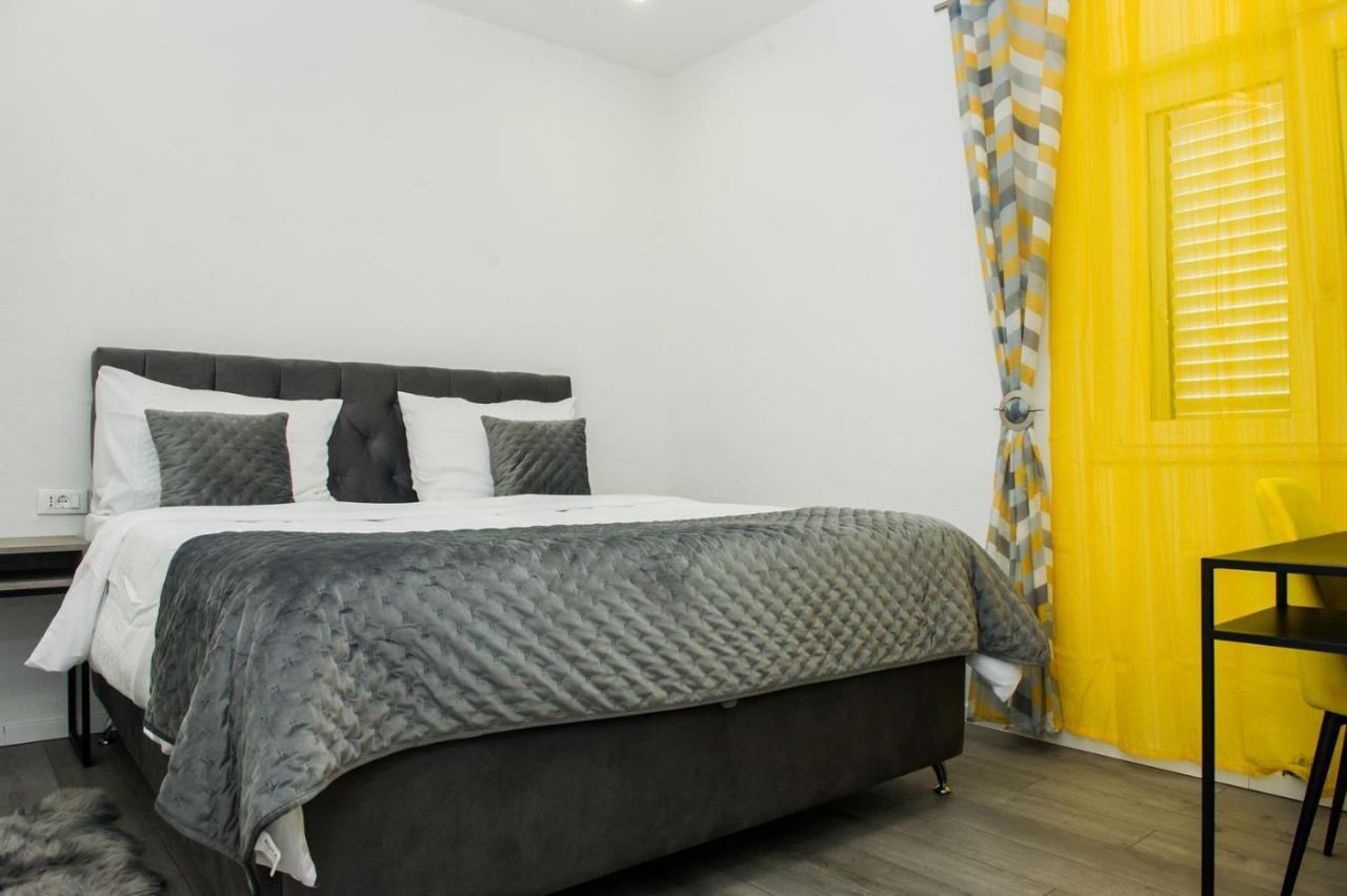 Apartment Lux Elba Kaštela Eksteriør bilde