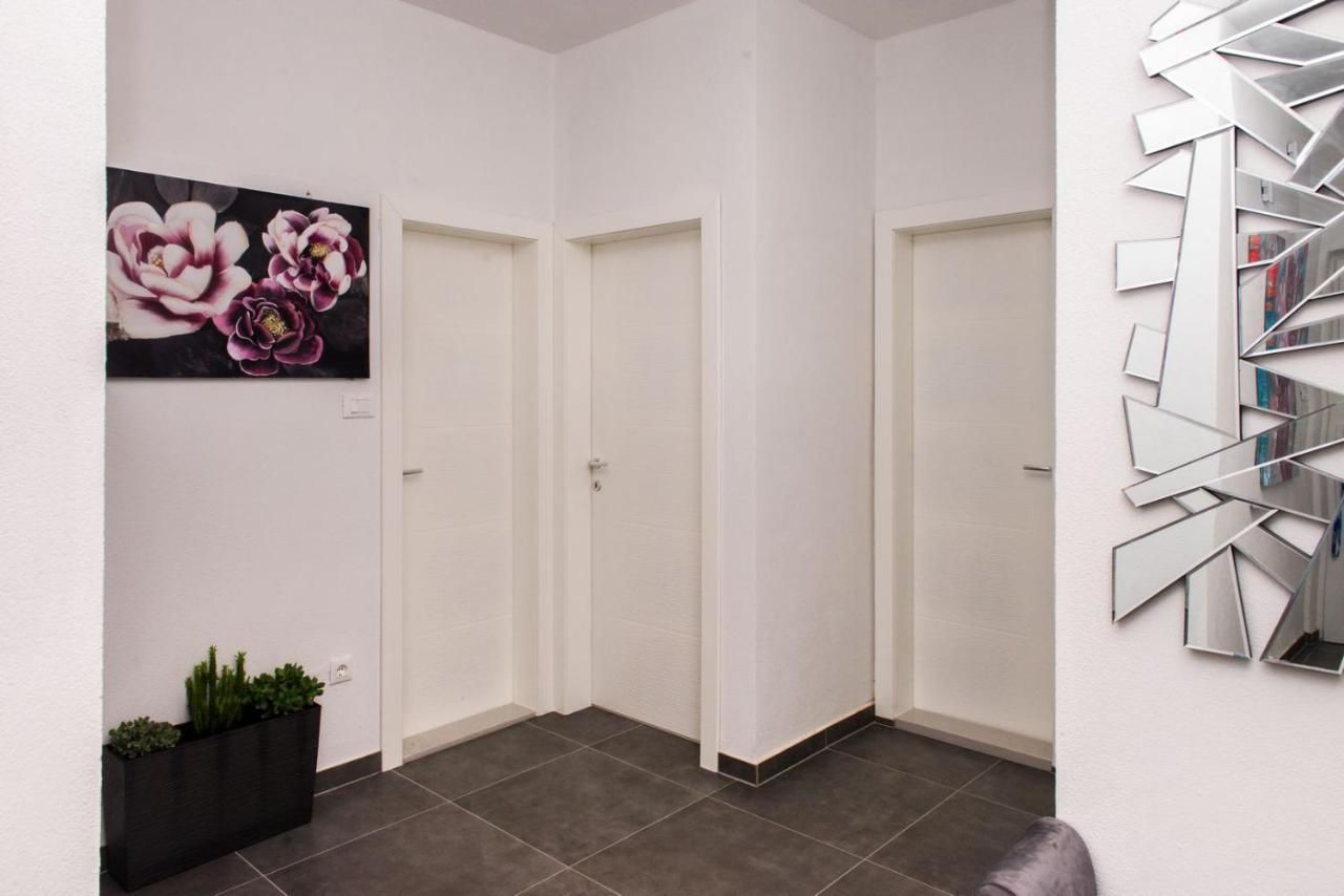 Apartment Lux Elba Kaštela Eksteriør bilde