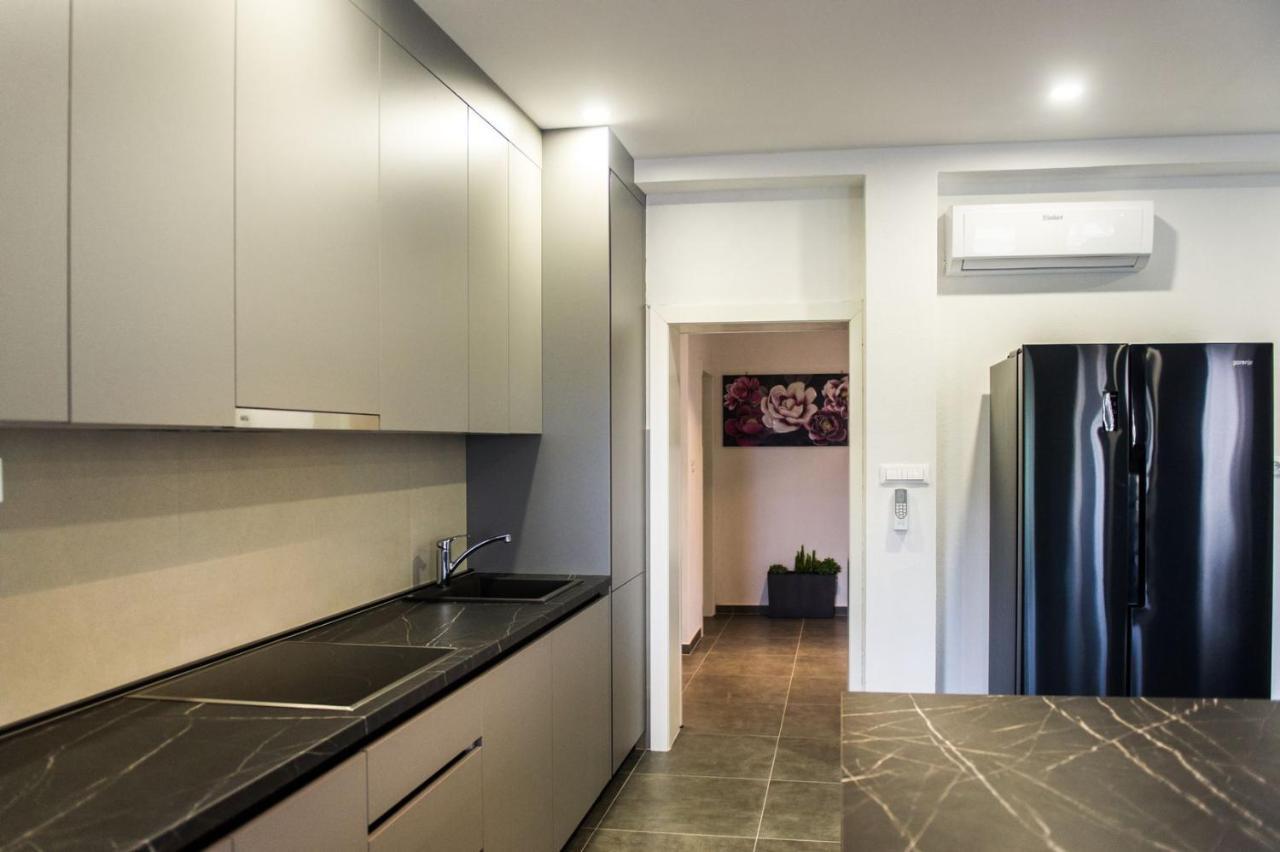 Apartment Lux Elba Kaštela Eksteriør bilde